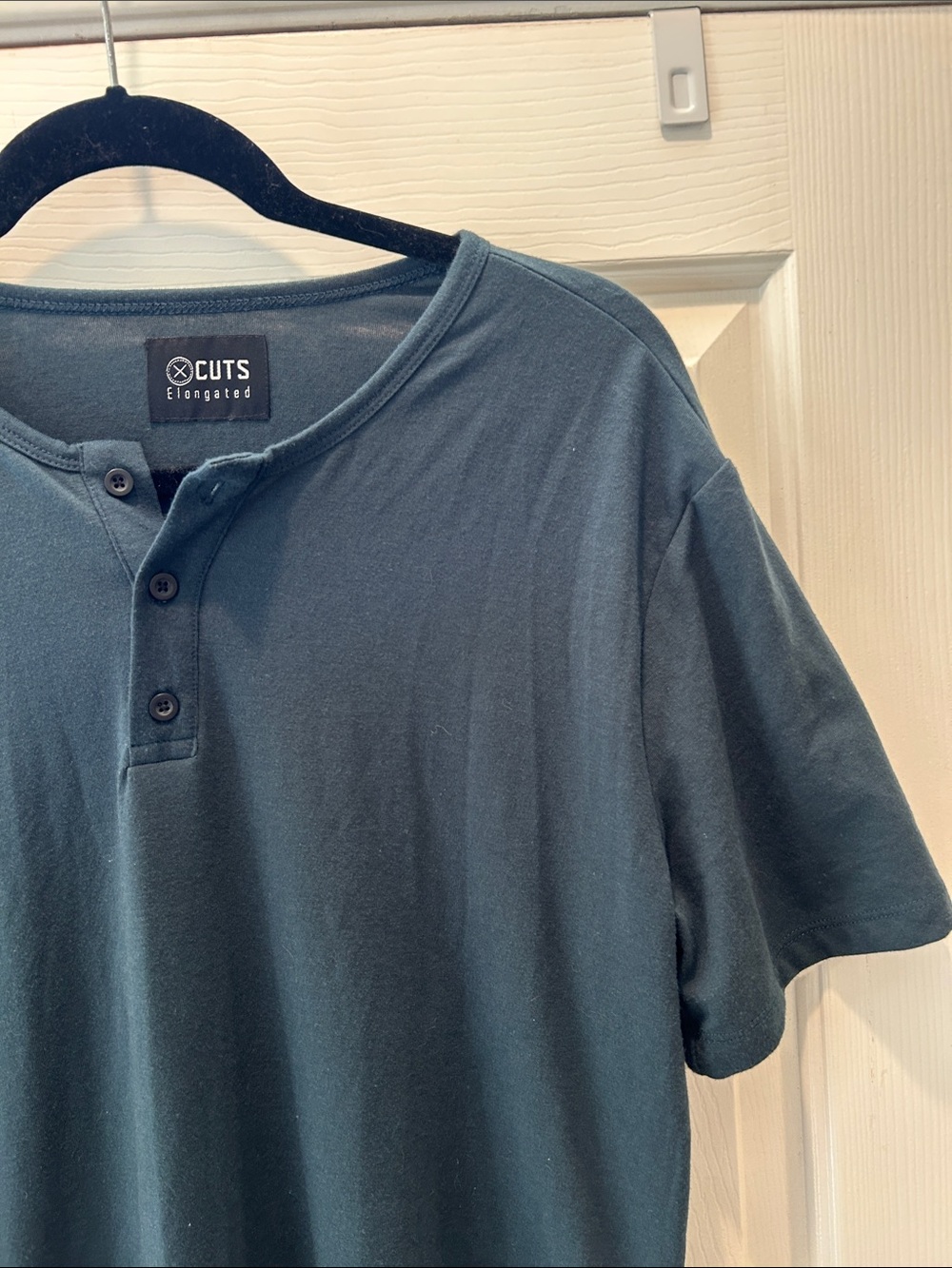 CUTS Clothing Elongated Henley T-Shirt Men’s Large Slate Blue Curve Hem Stretch - Picture 3 of 5